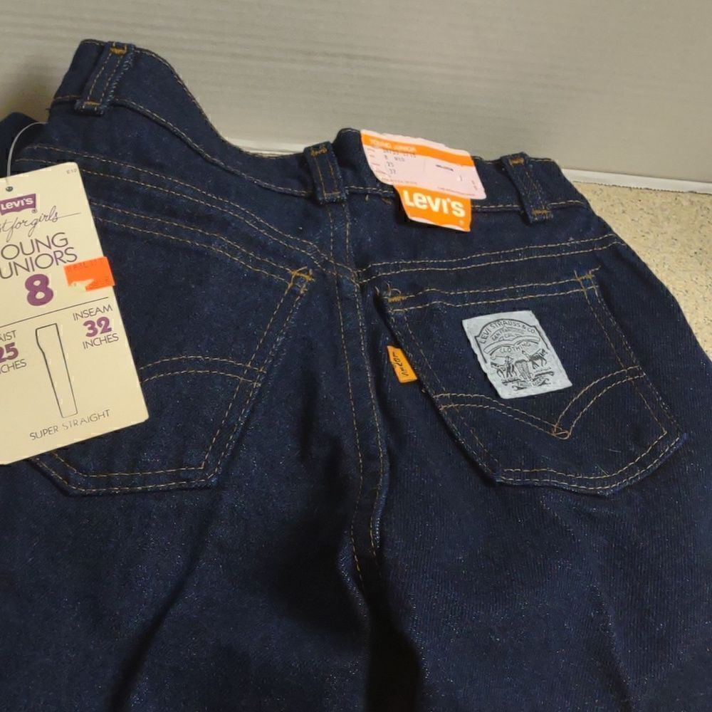 👍 Vintage Levi's Junior 8 Jeans ** Measures Smaller**  K1